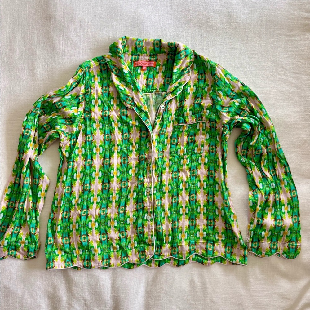 Brooks Ave Colorful Green Patterned PJ top with Scalloped detail